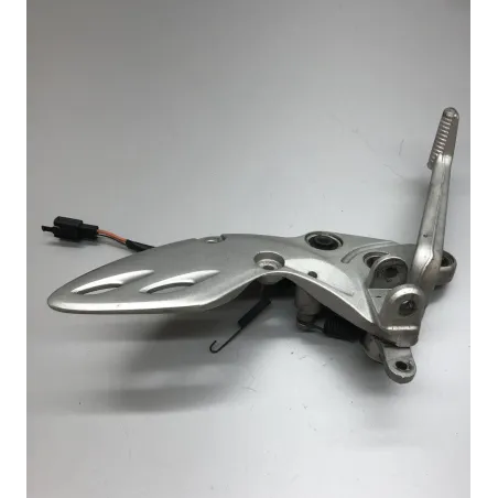 Platine avant droite SUZUKI GSXR 1300 2008-2017 HAYABUSA