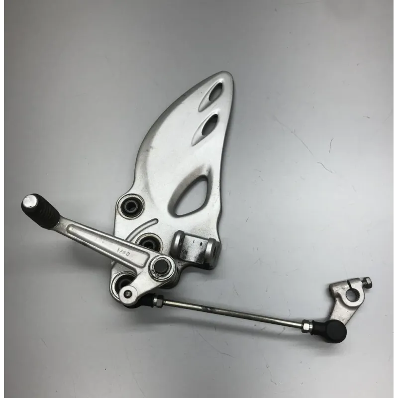 Platine avant gauche SUZUKI GSXR 1300 2008-2017 HAYABUSA