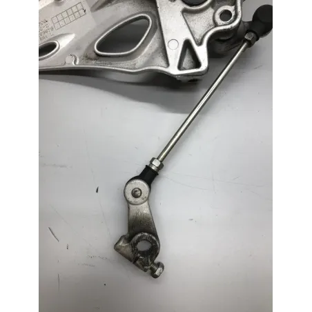 Platine avant gauche SUZUKI GSXR 1300 2008-2017 HAYABUSA