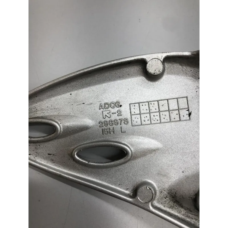 Platine avant gauche SUZUKI GSXR 1300 2008-2017 HAYABUSA