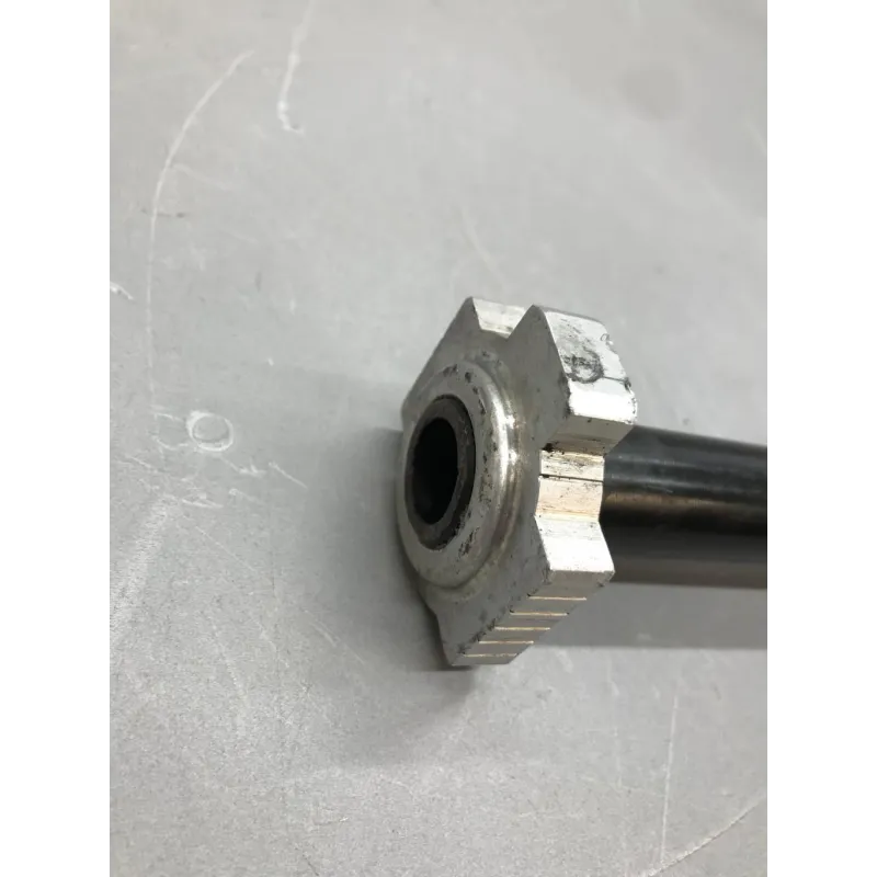 Axe de roue arriere KTM DUKE 790 2018-2020
