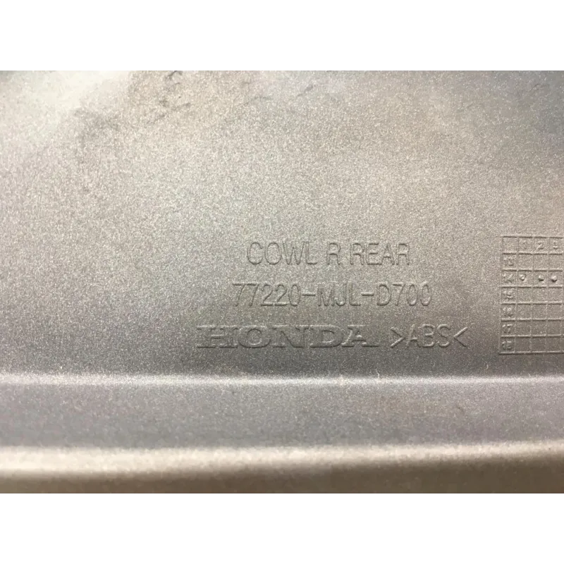 Cache carenage coque arriere droit HONDA NC 700 D 2012-2013 INTEGRA