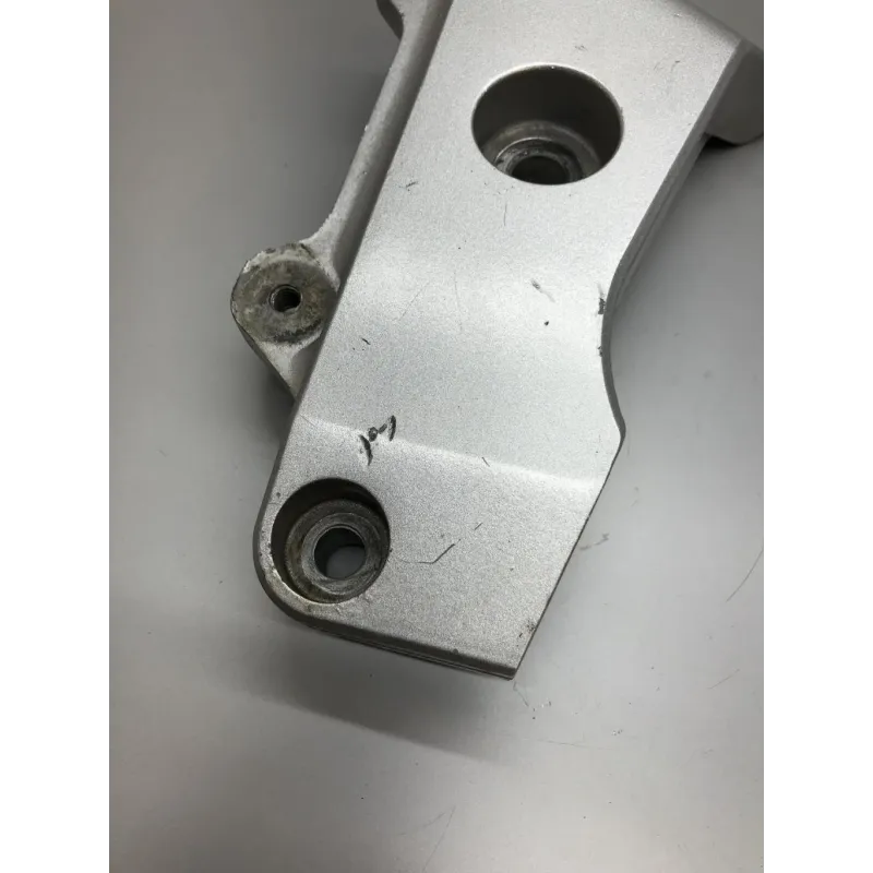 Support moteur droit HONDA CB 600 F 2002 HORNET