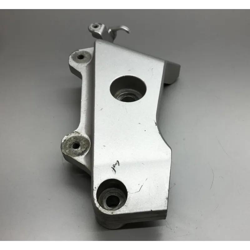 Support moteur droit HONDA CB 600 F 2002 HORNET