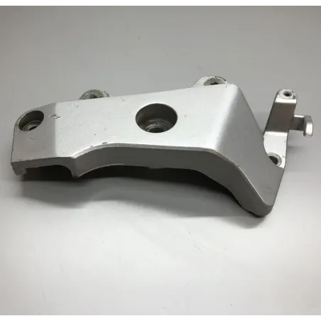 Support moteur droit HONDA CB 600 F 2002 HORNET