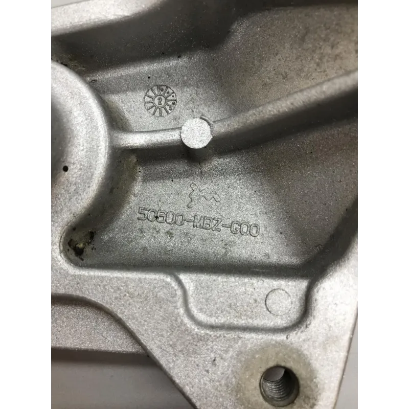 Support moteur droit HONDA CB 600 F 2002 HORNET