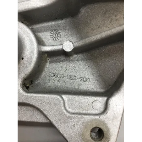 Support moteur droit HONDA CB 600 F 2002 HORNET