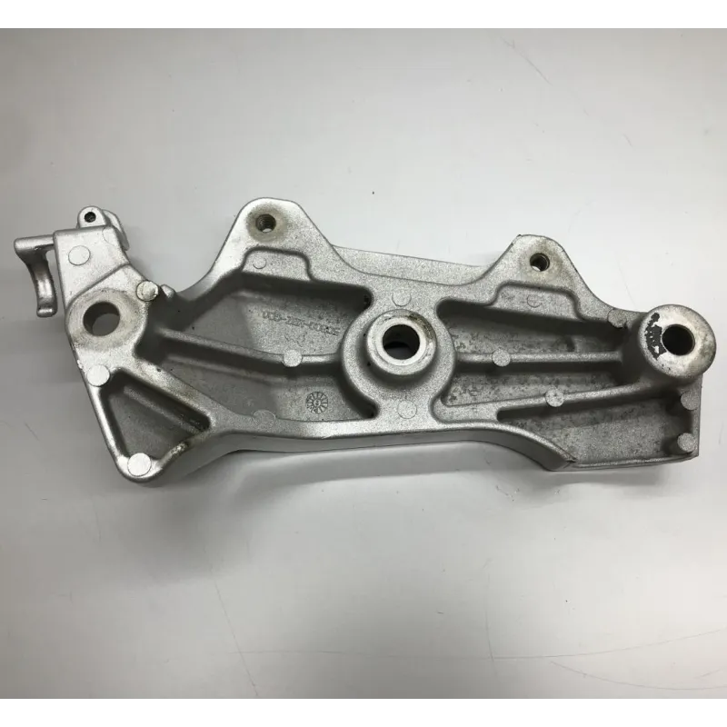 Support moteur droit HONDA CB 600 F 2002 HORNET