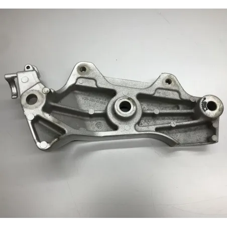 Support moteur droit HONDA CB 600 F 2002 HORNET