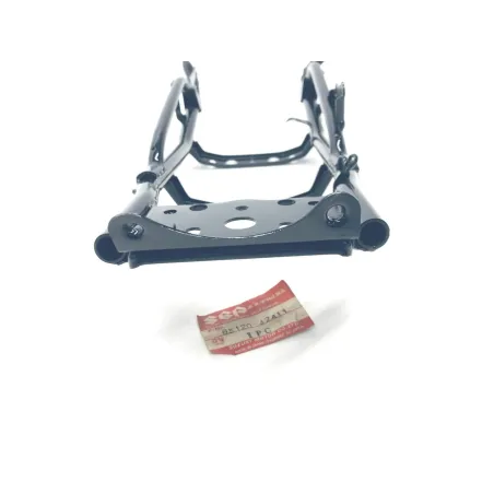 Boucle cadre arriere SUZUKI DR 125 1985-1988