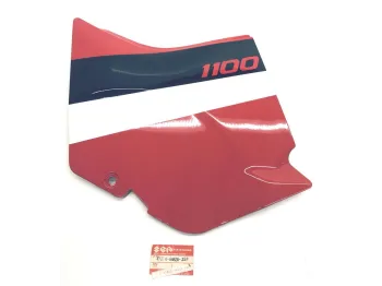 Cache carenage sous selle gauche SUZUKI GSXR 1100 1986-1988
