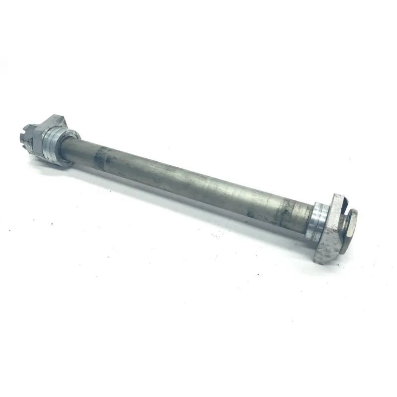 Axe de roue arriere KAWASAKI Z 1000 2007-2009