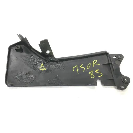 Cache carenage coque arriere gauche SUZUKI GSXR 750 1985-1986