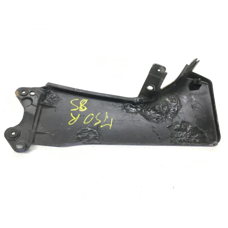 Cache carenage coque arriere droit SUZUKI GSXR 750 1985-1986