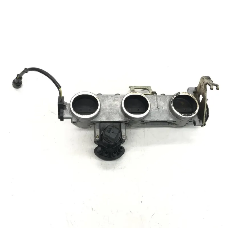 Rampe d'injection TRIUMPH SPEED TRIPLE 955 I 1999-2004