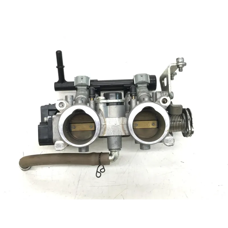 Rampe d'injection YAMAHA YZF 320 2014-2018 R3