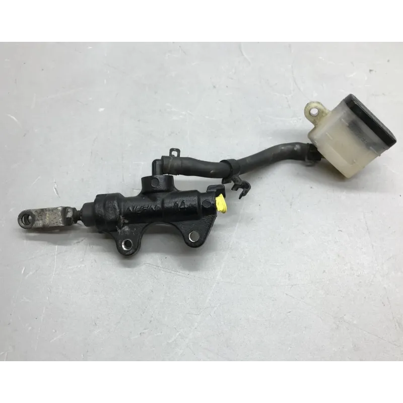Maitre cylindre frein arriere TRIUMPH SPEED TRIPLE 1050 2008-2010