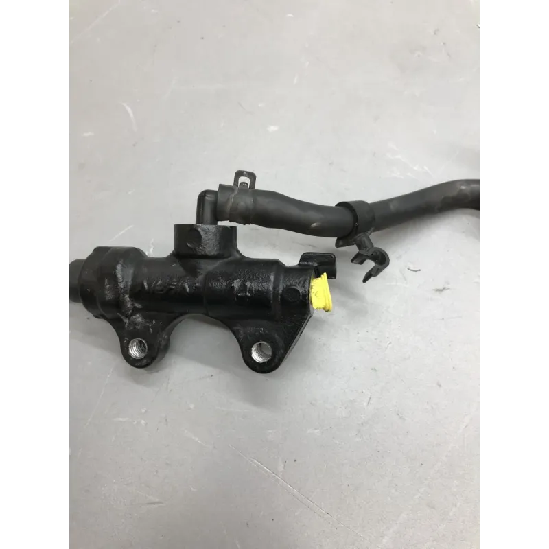 Maitre cylindre frein arriere TRIUMPH SPEED TRIPLE 1050 2008-2010