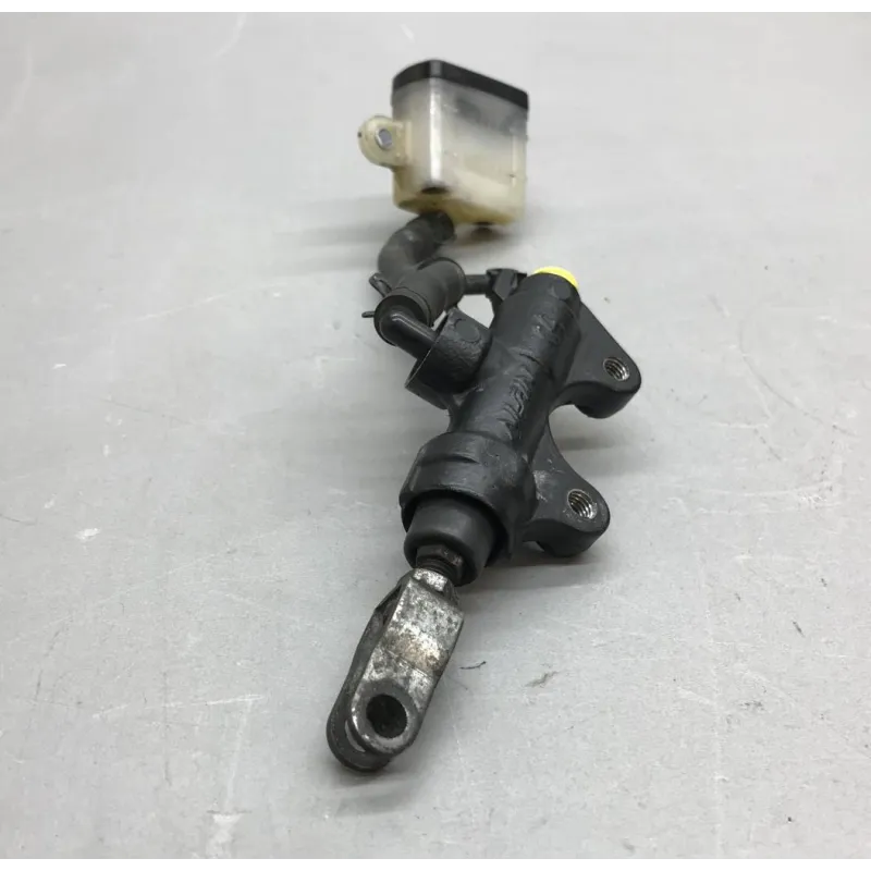 Maitre cylindre frein arriere TRIUMPH SPEED TRIPLE 1050 2008-2010