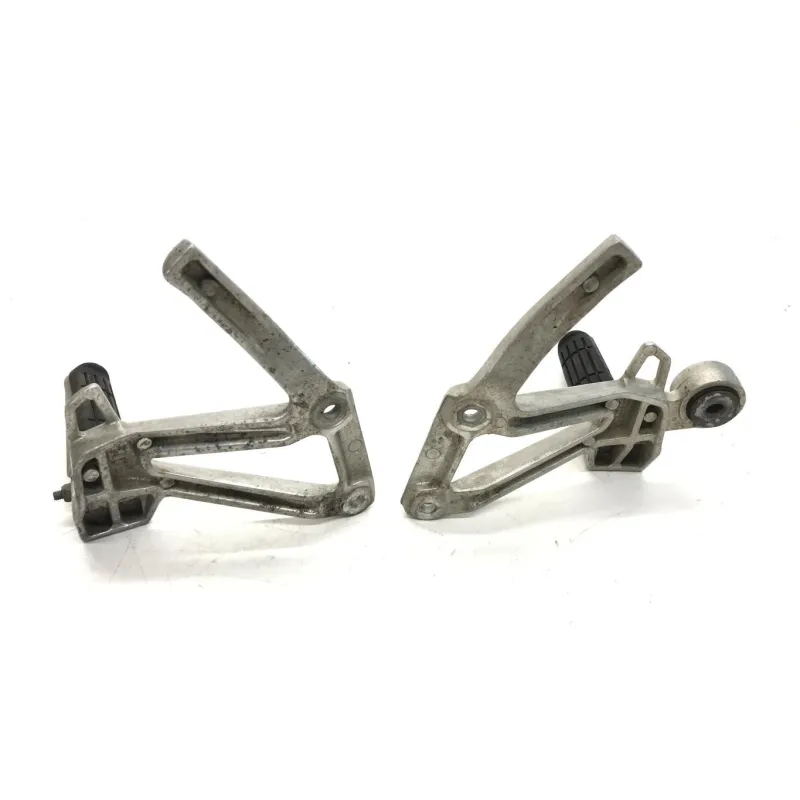 Platine arriere droite et gauche YAMAHA FZS 600 1998-2001 FAZER
