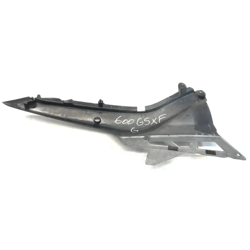 Cache carenage sous selle gauche SUZUKI GSX F 600 1988-1997