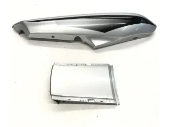 Cache carenage coque arriere droit YAMAHA FZS 600 2002-2003 FAZER