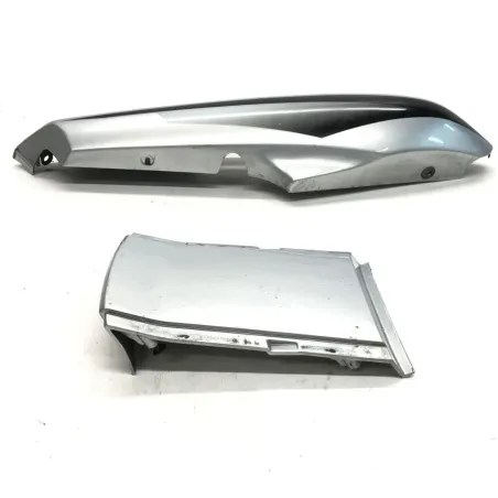 Cache carenage coque arriere droit YAMAHA FZS 600 2002-2003 FAZER
