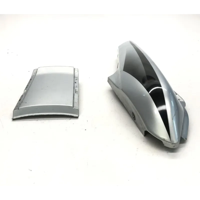 Cache carenage coque arriere droit YAMAHA FZS 600 2002-2003 FAZER
