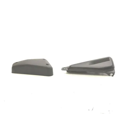 Cache carenage sous selle droit YAMAHA FZS 600 2002-2003 FAZER