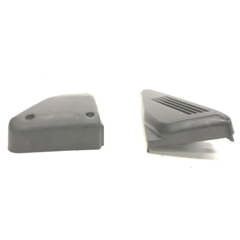 Cache carenage sous selle droit YAMAHA FZS 600 2002-2003 FAZER