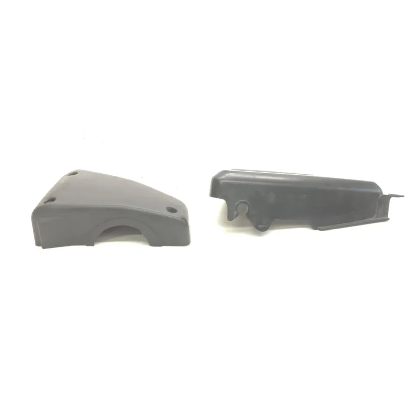Cache carenage sous selle droit YAMAHA FZS 600 2002-2003 FAZER