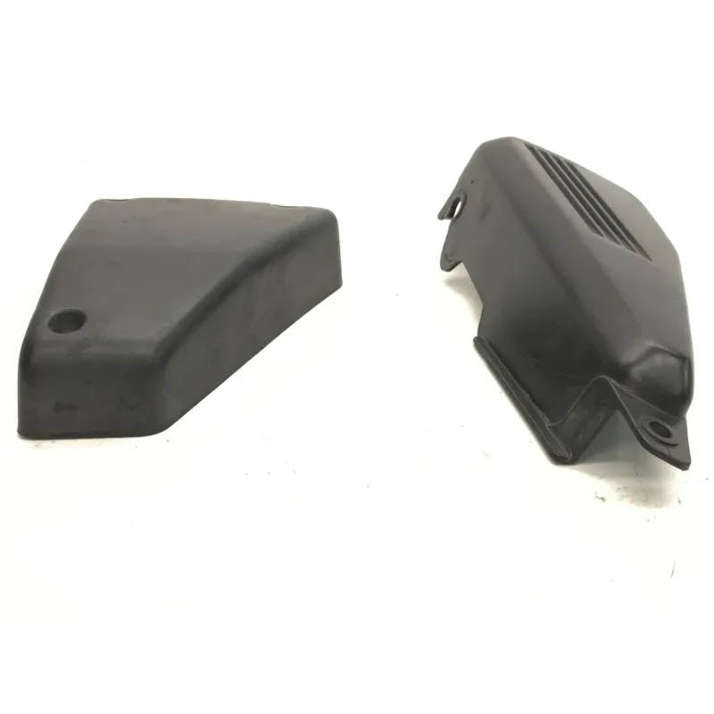 Cache carenage sous selle droit YAMAHA FZS 600 2002-2003 FAZER