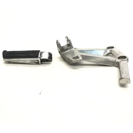Platine et repose pieds arriere gauche YAMAHA FZS 600 2002-2003 FAZER