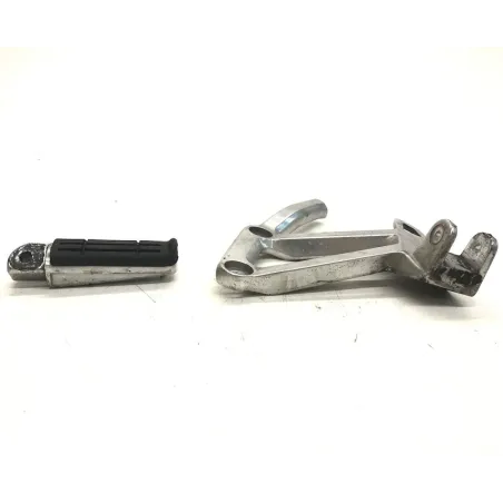Platine et repose pieds arriere gauche YAMAHA FZS 600 2002-2003 FAZER