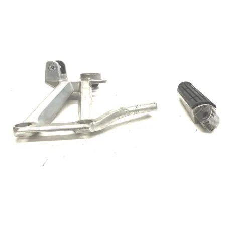 Platine et repose pieds arriere droit YAMAHA FZS 600 2002-2003 FAZER