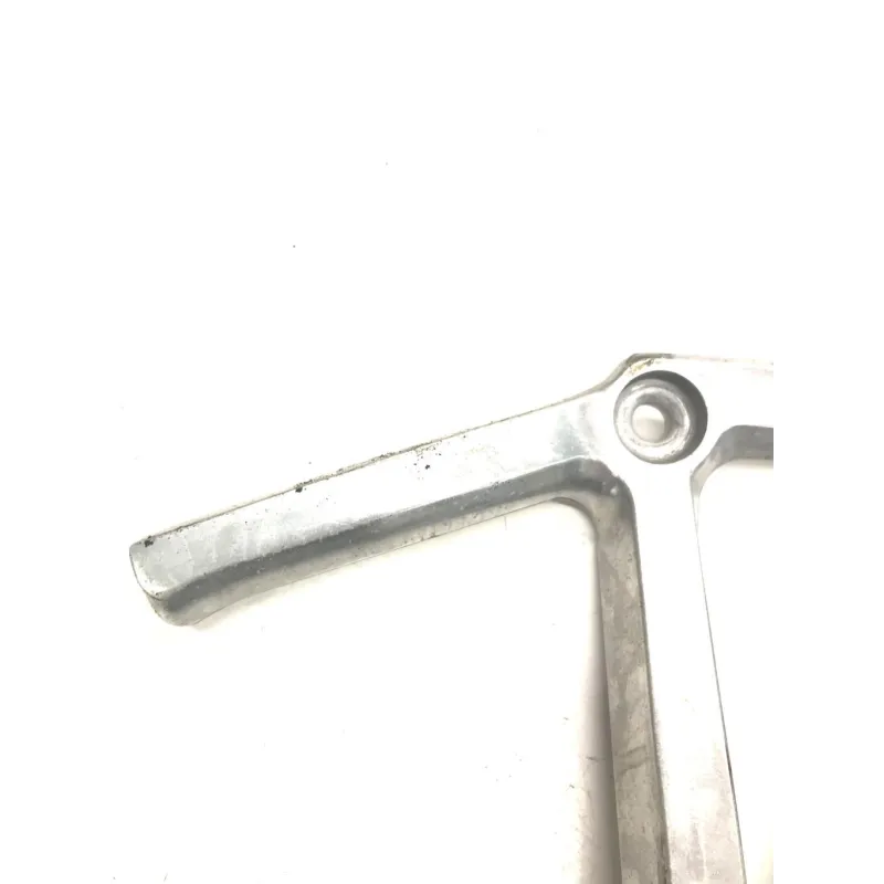 Platine et repose pieds arriere droit YAMAHA FZS 600 2002-2003 FAZER