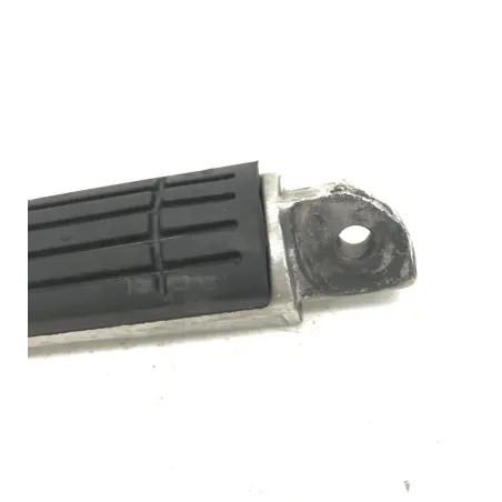Platine et repose pieds arriere droit YAMAHA FZS 600 2002-2003 FAZER