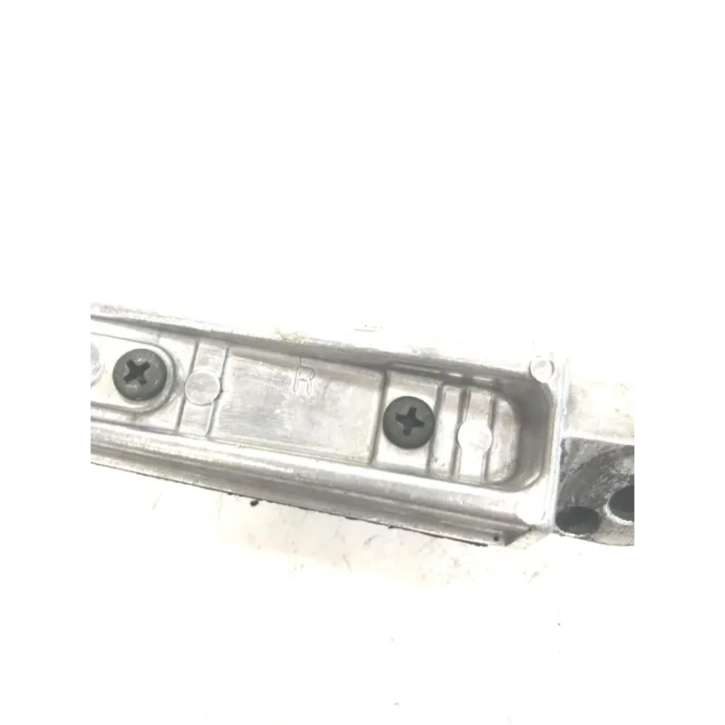 Platine et repose pieds arriere droit YAMAHA FZS 600 2002-2003 FAZER