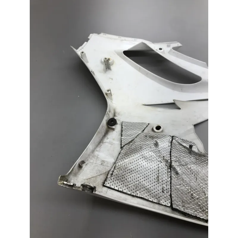 Cache flanc de carenage droit TRIUMPH DAYTONA 675 2008-2010 SE