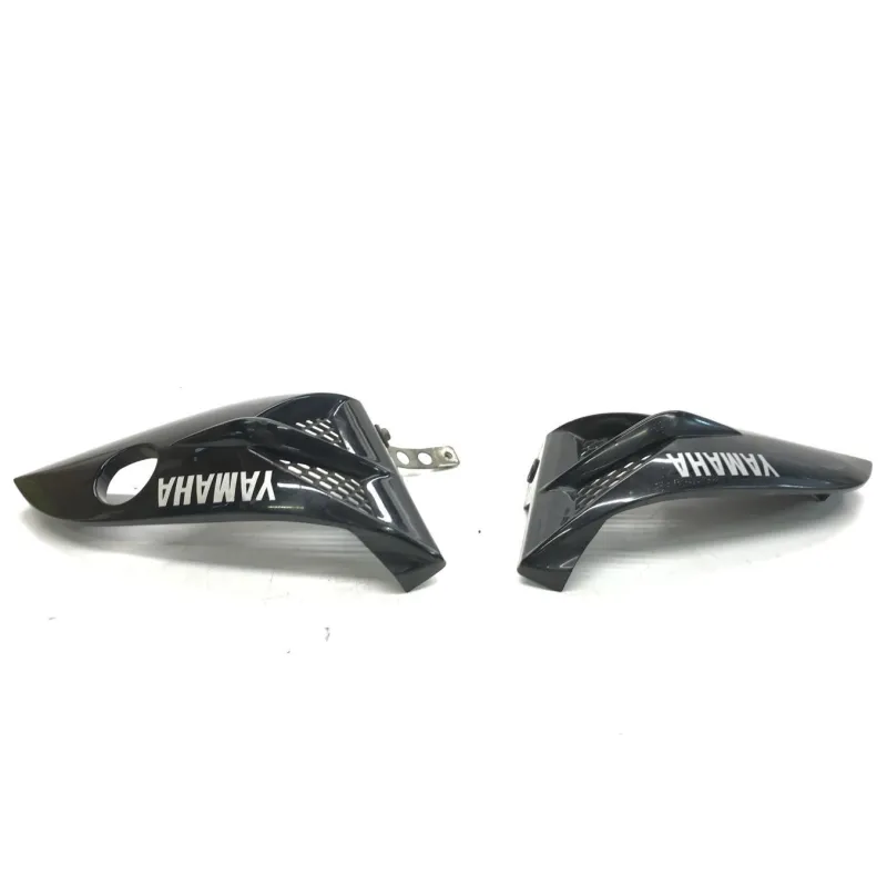 Cache carenage ecope droite gauche YAMAHA YBR 125 2005-2006