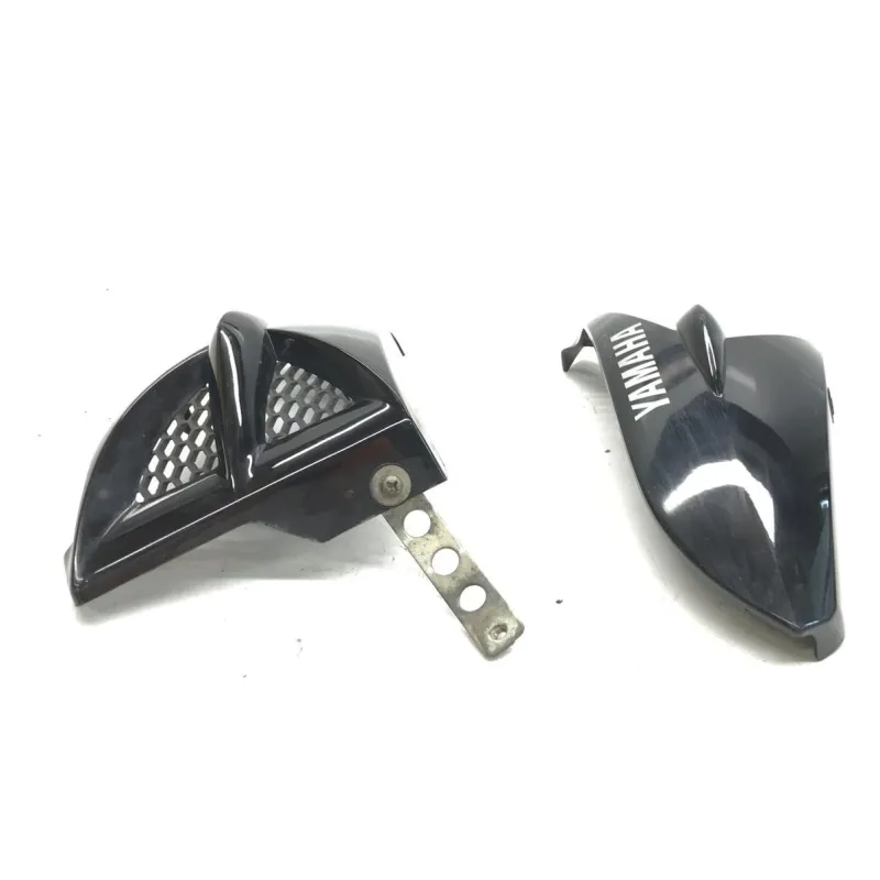 Cache carenage ecope droite gauche YAMAHA YBR 125 2005-2006