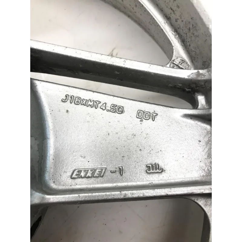 Jante arriere KAWASAKI ZX 10 1000 1988-1990 TOMCAT
