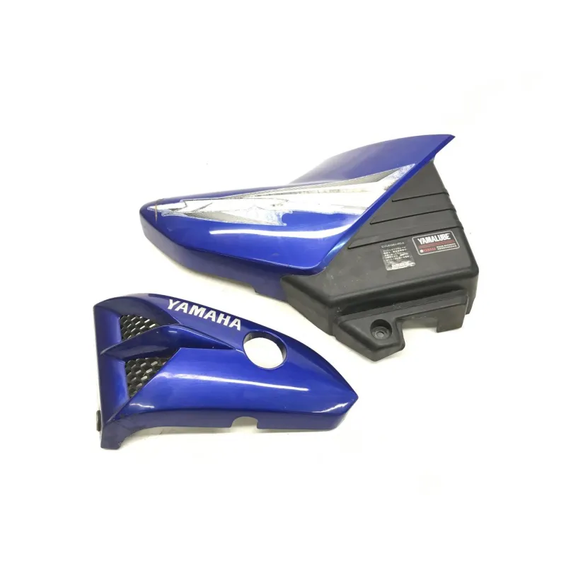 Cache lateral droit YAMAHA YBR 125 2005-2006