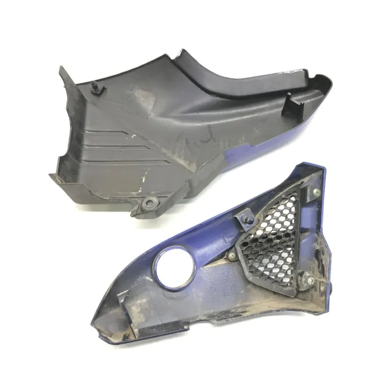 Cache lateral droit YAMAHA YBR 125 2005-2006