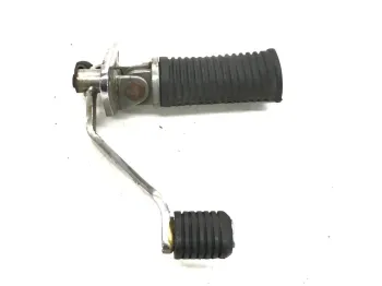 Repose pieds avant gauche YAMAHA YBR 125 2005-2006