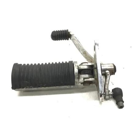 Repose pieds avant gauche YAMAHA YBR 125 2005-2006