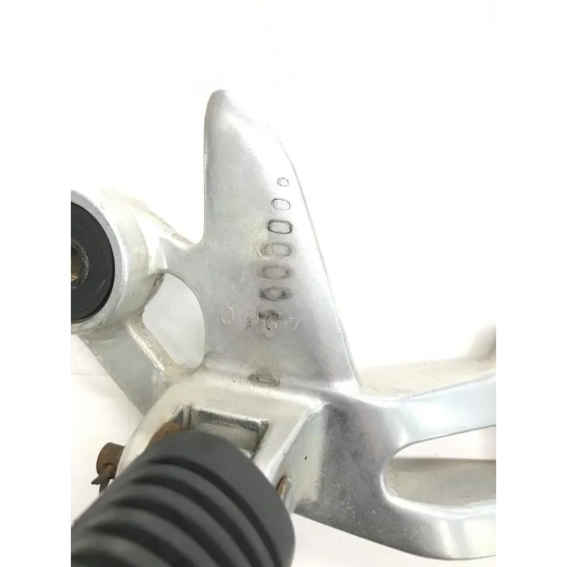 Platine et repose pieds arriere droit YAMAHA XJ 900 S 1995-2001 DIVERSION