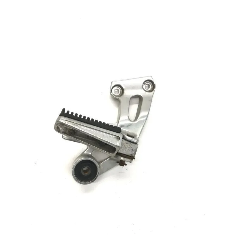 Platine et repose pieds arriere droit YAMAHA XJ 900 S 1995-2001 DIVERSION