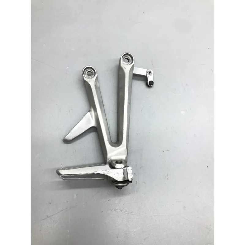 Platine et repose pieds arriere droit HONDA CBR 1000 RR 2004-2005 FIREBLADE