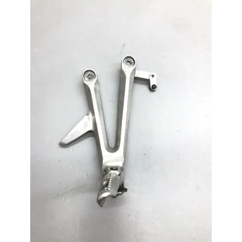 Platine et repose pieds arriere droit HONDA CBR 1000 RR 2004-2005 FIREBLADE